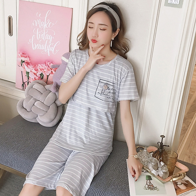 Bộ đồ sau sinh cho con bú