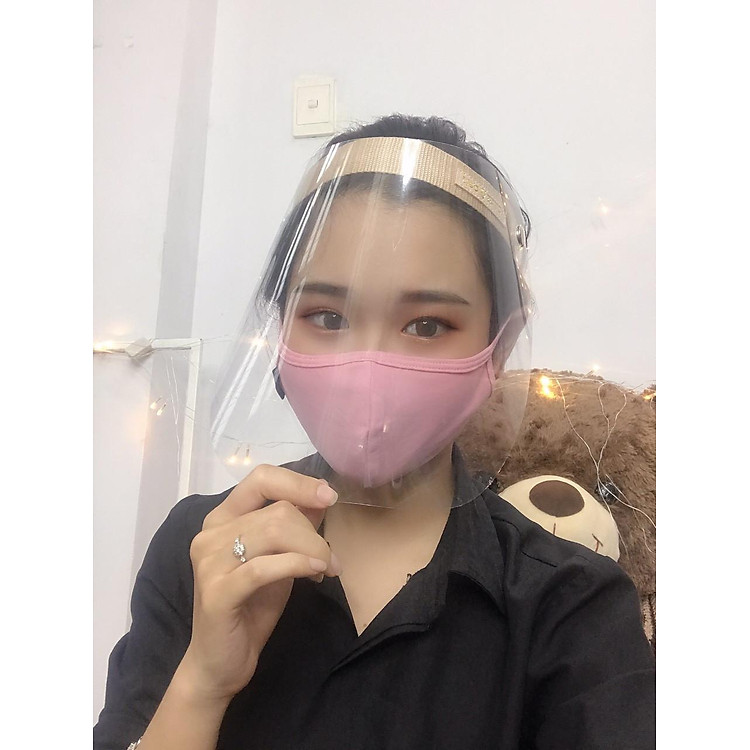 Kính che mặt trong suốt