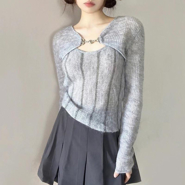 Set áo len nữ dài tay gồm áo choàng lửng cài và áo 2 dây kim sa