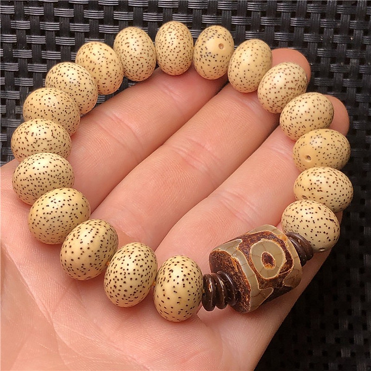 VÒNG TAY CHUỖI HẠT BỒ ĐỀ TINH NGUYỆT TỰ NHIÊN PHỐI DZI TÂY TẠNG