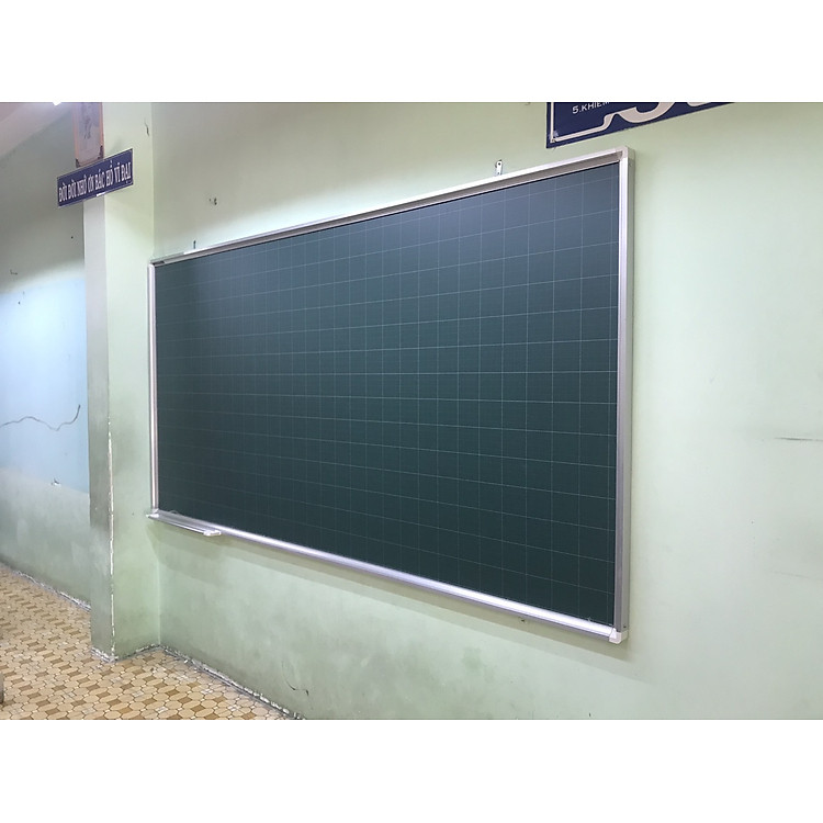 Bảng từ xanh viết phấn kẻ 4 ô ly Bavico (0.8×1.2m)