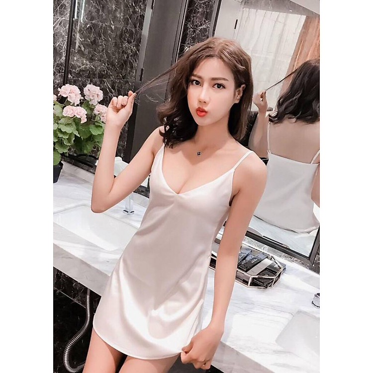 Váy Ngủ Lụa Trễ Cổ