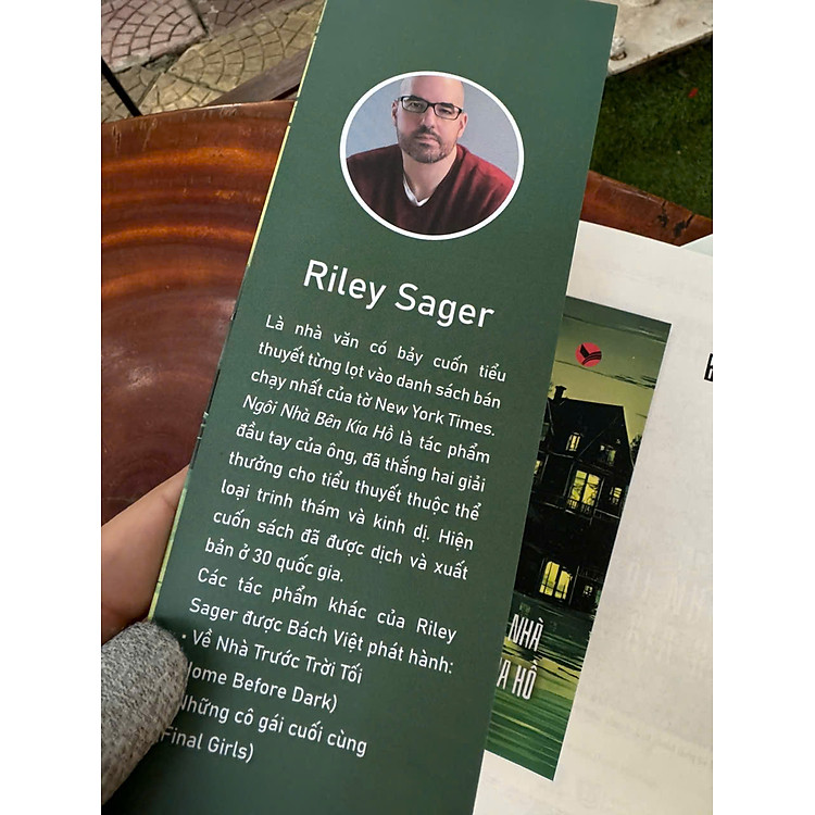 NGÔI NHÀ BÊN KIA HỒ - Ảnh 3