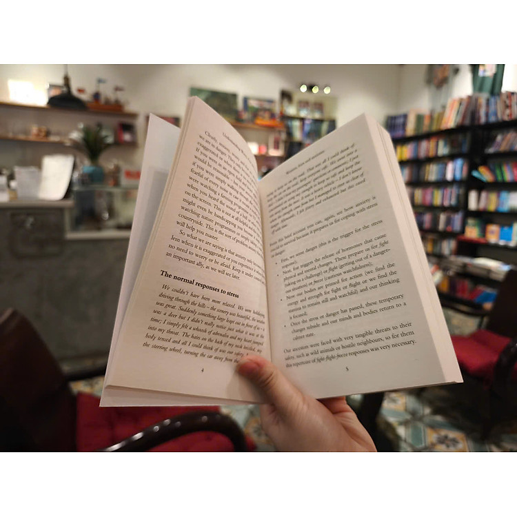 Overcoming Anxiety by Helen Kennerley - A self-help guide using cognitive behavioural techniques - Ảnh 6