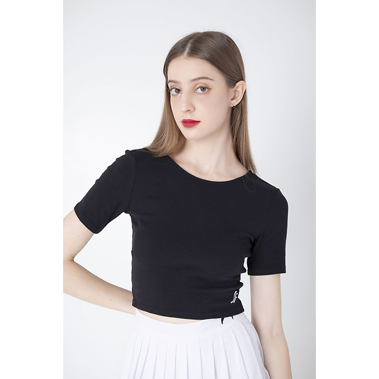 Áo thun Crop-Top SureFlauntFit với thiết kế tinh tế, tôn dáng chị em. trẻ trung và năng động.