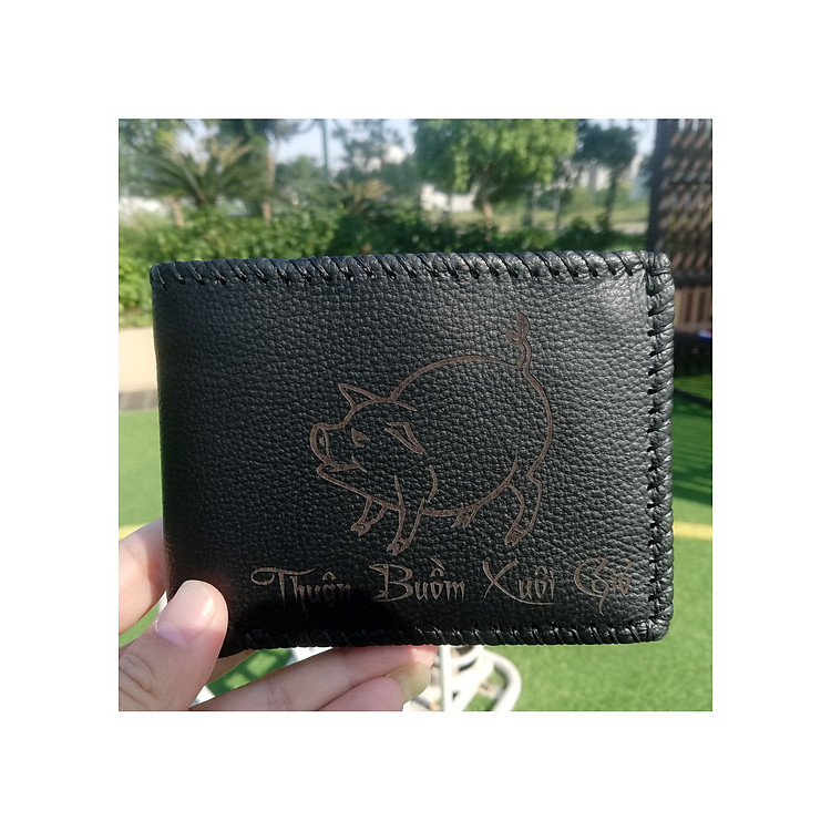 Ví Nam Da Bò Thật, Khắc hình 12 con giáp, khắc ví bằng tia laser, may thủ công rất cầu kỳ tỉ mỉ, bền đẹp. Ví nam da bò bảo hành 6 tháng, kích thước 20 x 10 x 3cm. Có 2 màu Đen và Nâu. Có vỏ hộp kèm theo