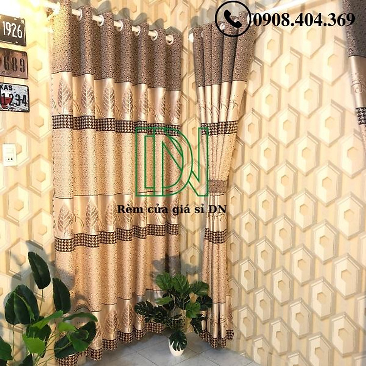 Rèm cửa sổ vải gấm hoa văn chiếc lá màu nâu vàng,vải dày đẹp sang trọng.