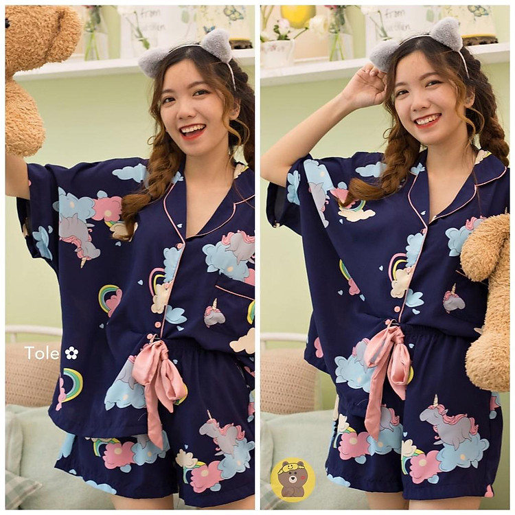 (40-62kg) Đồ bộ đùi cánh dơi chất lụa/satin. Đồ bộ đùi nữ. Đồ bộ mặc nhà/mặc ngủ. Đồ bộ đùi nữ lụa. Đồ bộ đùi nữ satin. Đồ bộ đùi nữ 60kg. Đồ bộ pizama/pijama TNQN. Họa tiết: gấu, cầu vồng, chuột mickey, doraemon, trái dâu, báo hồng the pink panther, cô bé maruko. HÀNG MAY TRỰC TIẾP TẠI VIỆT NAM.