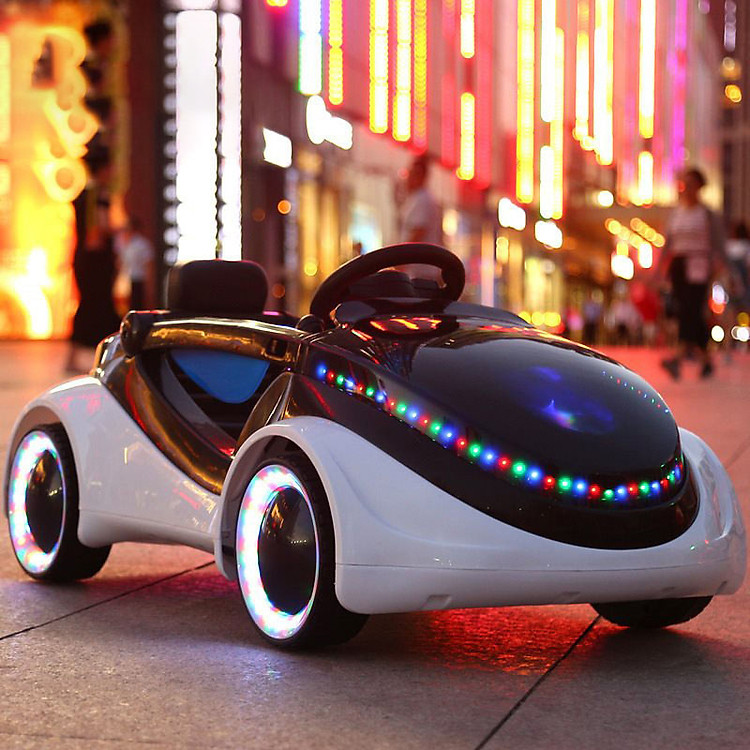 Xe ô tô điện cho bé có điều khiển từ xa kiểu dáng siêu xe mui trần