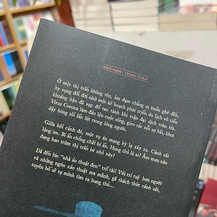 Nhà ảo thuật đen và vụ án mạng ở thị trấn không tên - Ảnh 5