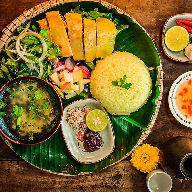 Cô Quyên Xứ Quảng - Áp Dụng Toàn Menu Món Ăn & Thức Uống Gần 40 Món Hương Vị Miền Trung