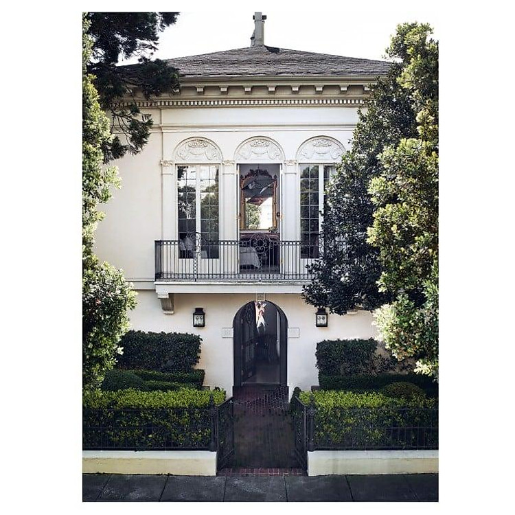 Nicole Hollis - Ảnh 4