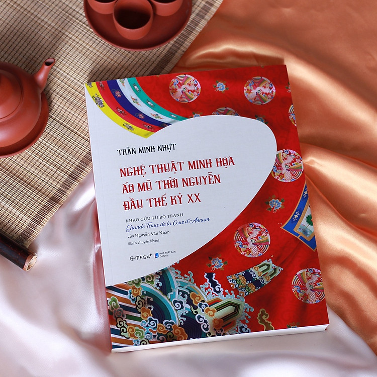 Newshop: Nghệ Thuật Minh Họa Áo Mũ Thời Nguyễn: Đầu Thế Kỷ XX