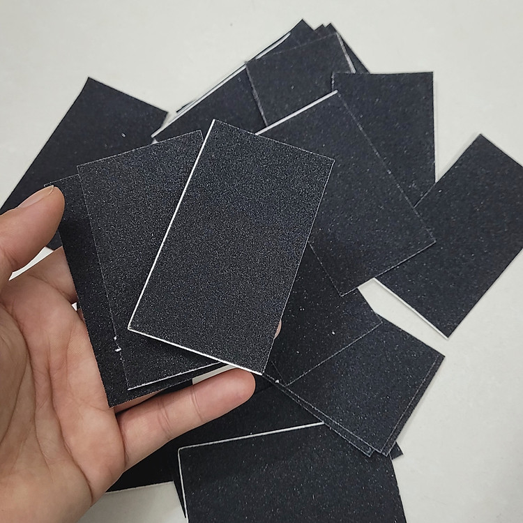 Giấy chà nhám Gundam 5×9 cm màu đen (1 miếng)