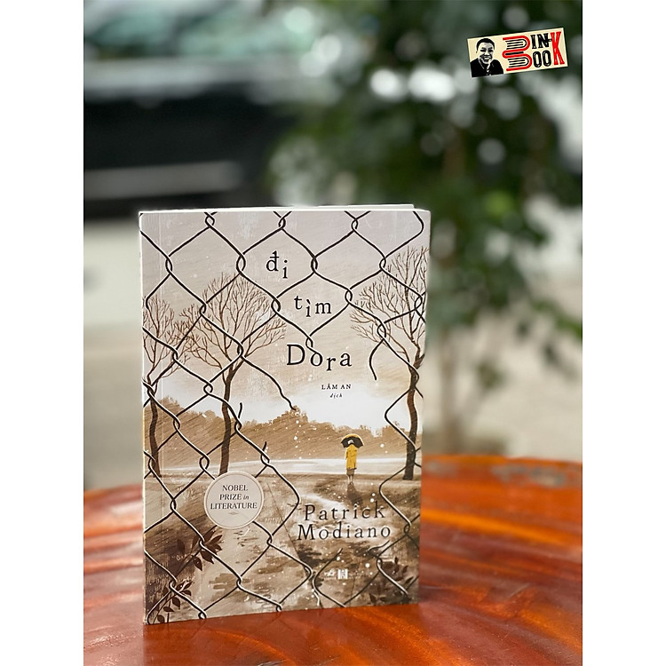 ĐI TÌM DORA – Patrick Modiano