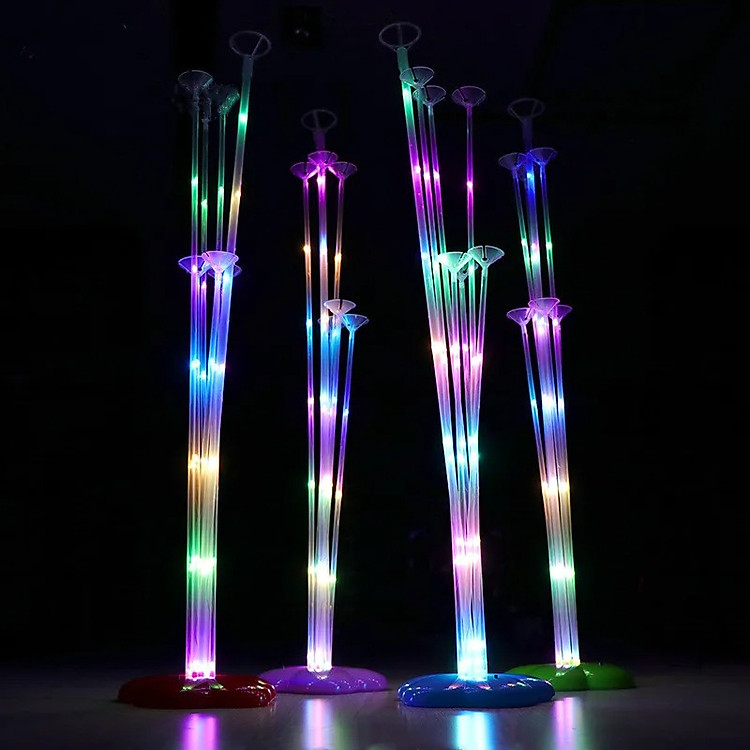 Trụ 7 cành gắn bóng bay có đèn galaxy phát sáng