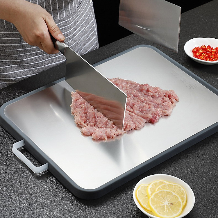 Thớt Inox 304 cao cấp 2 mặt băm chặt được kích thước 39 * 28 * 1.12cm