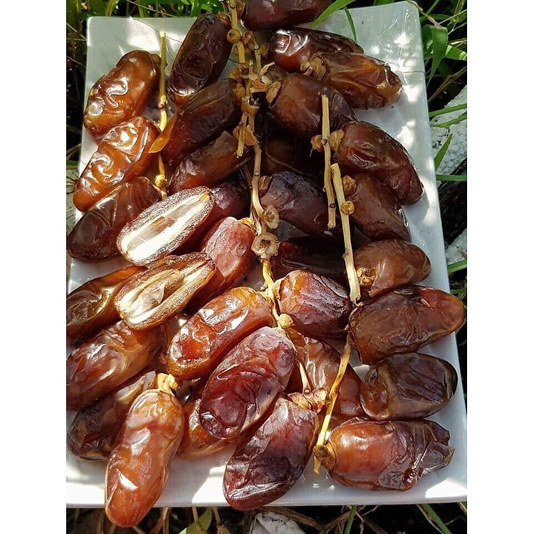 Chà Là sấy khô nguyên cành Tunisia (hộp 500gr)