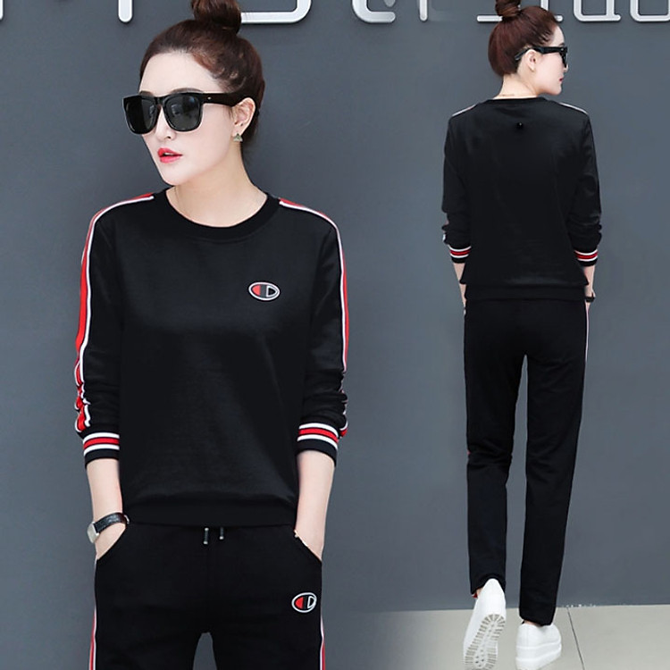 Bộ đồ thể thao nữ thêu LG TT218