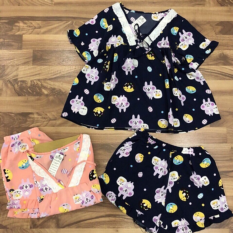 Bộ quần áo bé gái