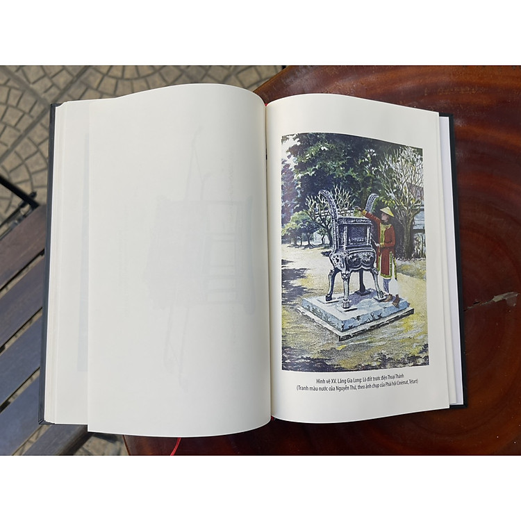 LĂNG GIA LONG - Ấn phẩm thứ hai thuộc bộ sách “Huế kỳ bí” - Ảnh 5
