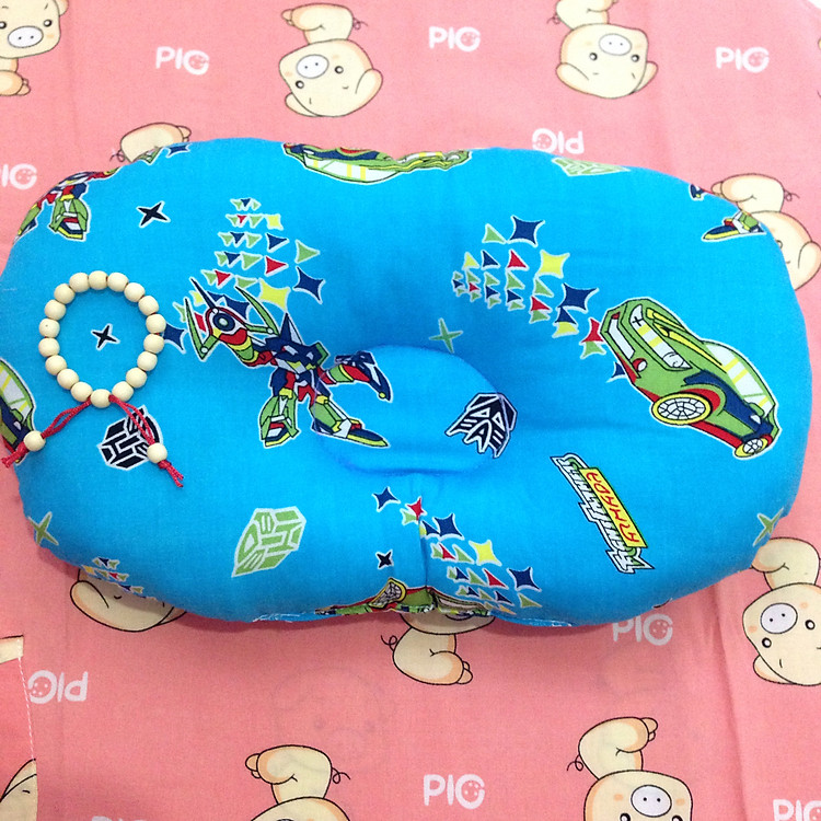 Gối lõm đinh lăng cho bé sơ sinh họa tiết ngẫu nhiên - Tặng kèm 01 vòng dâu tằm