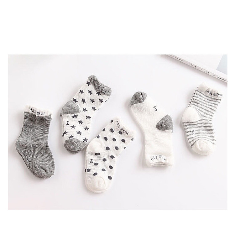 Combo 5 đôi tất vớ trẻ em kèm túi đựng siêu xinh BT15