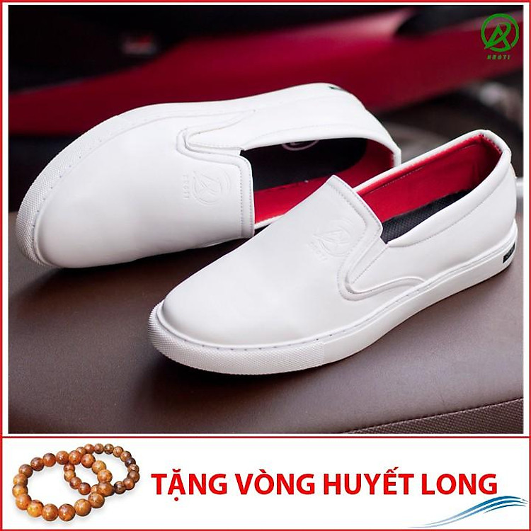 Giày Slip On Nam Aroti Đế Khâu Chắc Chắn Phong Cách Đơn Giản Màu Trắng - M498-TRANG(HL)-Tặng Vòng Gỗ Huyết Long