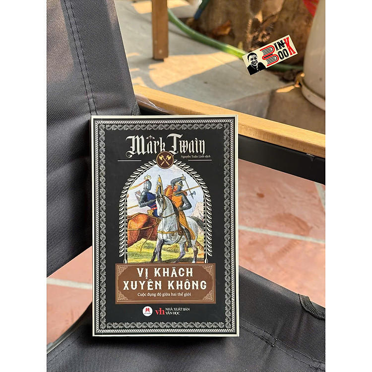 VỊ KHÁCH XUYÊN KHÔNG