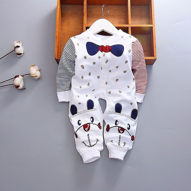 Quần áo bé sơ sinh 0- 12 tháng