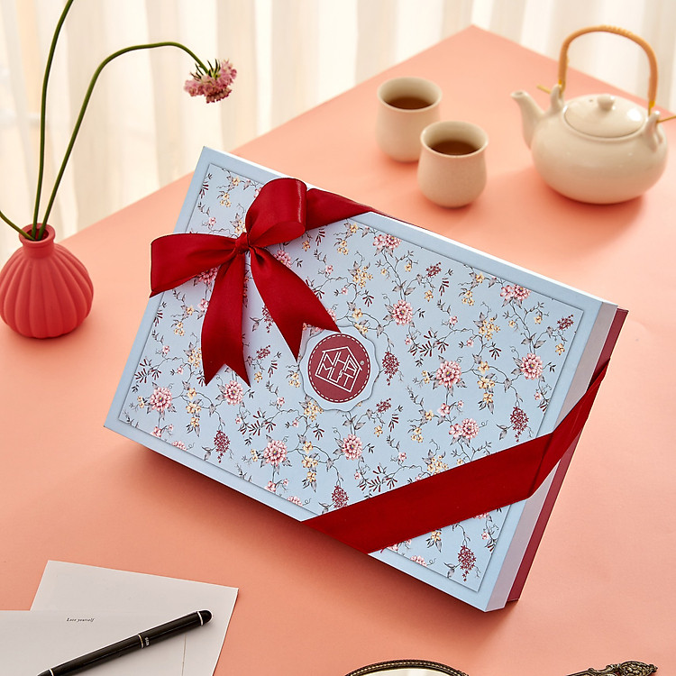 Giỏ quà tết doanh nghiệp, quà tặng tết 2025 đầy ý nghĩa gửi đến nhân viên và đối tác trong suốt 1 năm đồng hành. Giỏ quà Tết Nhà Mứt chỉnh chu, lịch sự giúp gắn chặt mối quan hệ hợp tác cùng nhau cho năm 2025