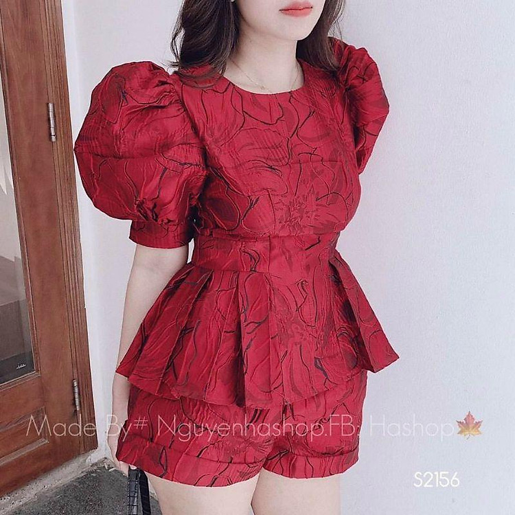 Set áo gấm xốp peplum tay phồng + short