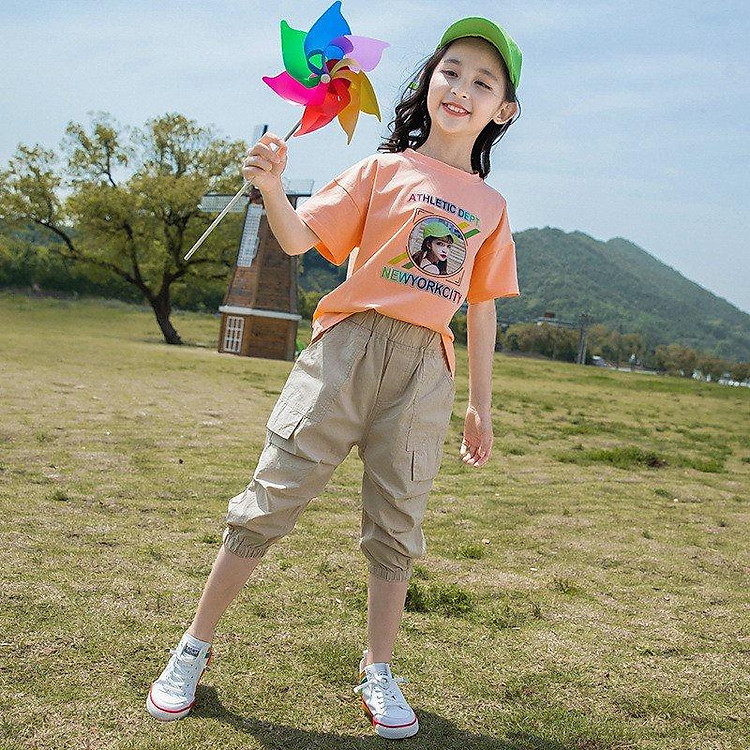 Set bộ quần áo trẻ em 18-45kg dành cho bé gái mẫu Hoa Vàng+ MI-ON. Thiết kế đẹp, chất liệu thoáng mát