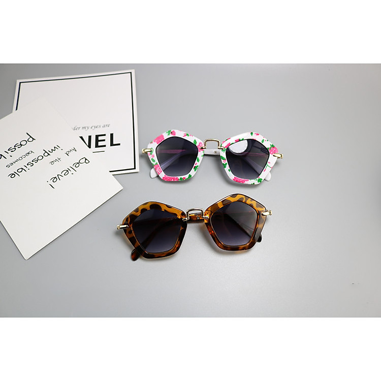 Kính Mắt Thời Trang Chống Tia UV Cho Bé Yêu KM03