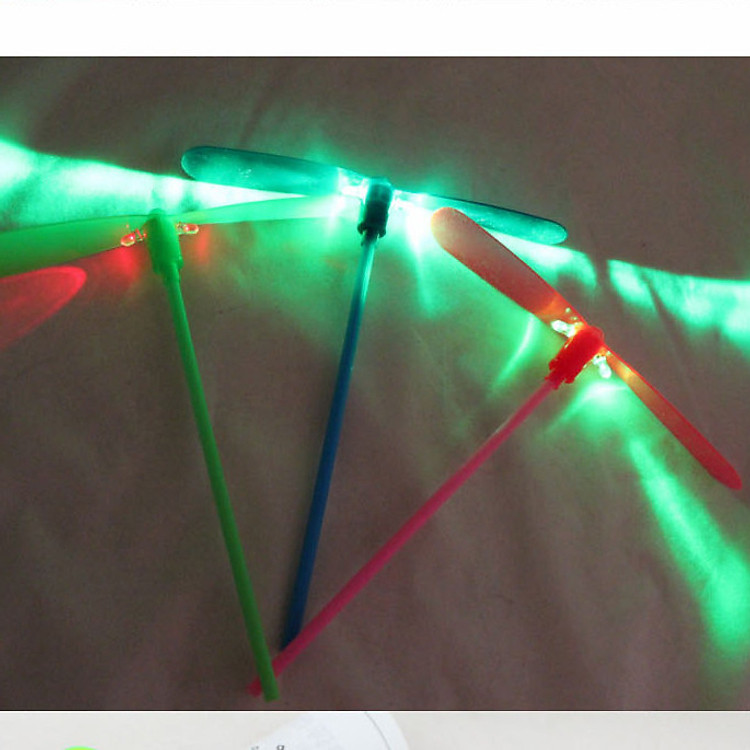 Combo 2 máy bắn chong chóng phát sáng - đồ chơi kinh điển ký ức tuổi thơ ( giao màu ngẫu nhiên)