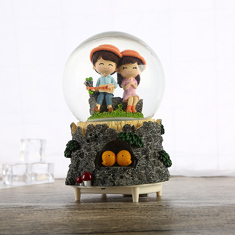 Hộp nhạc quả cầu tuyết mùa yêu đầu tiên