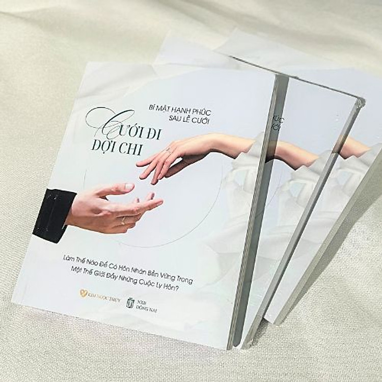 Cưới Đi Đợi Chi – Sách Hôn Nhân Cặp Đôi