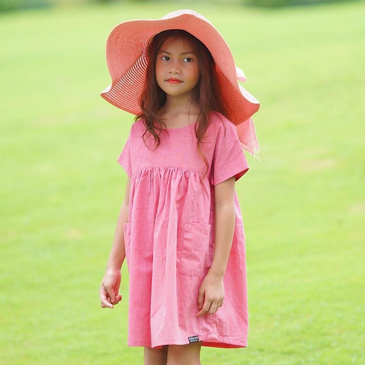 Đầm Bé Gái Hồng Xẻ Lưng Nút Cài Sau KIKA K058