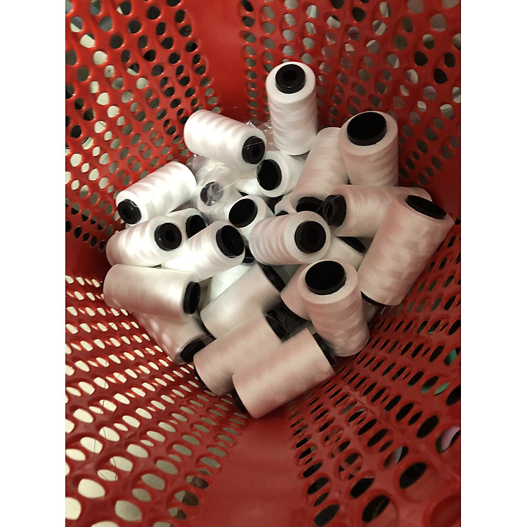 Chỉ may Trắng Mộc 40/2 3000m, (lốc 6 cuộn) chất liệu polyester cao cấp, có độ bền màu cao, không bị tưa chỉ khi may, đảm bảo chất lượng
