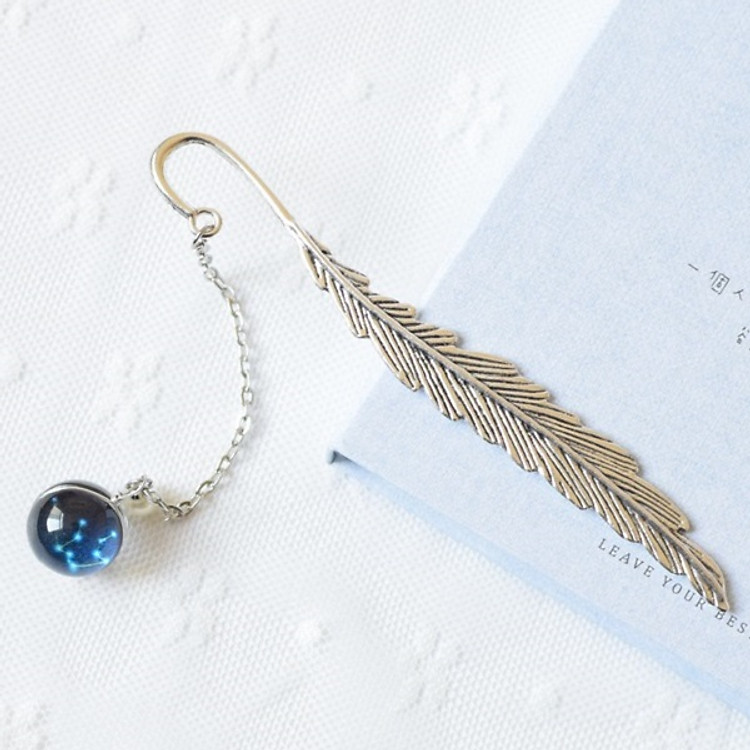 Bookmark, Kẹp Sách Lông Vũ Kim Loại Phối Charm Tròn Theo Cung Hoàng Đạo - Cung Bảo Bình