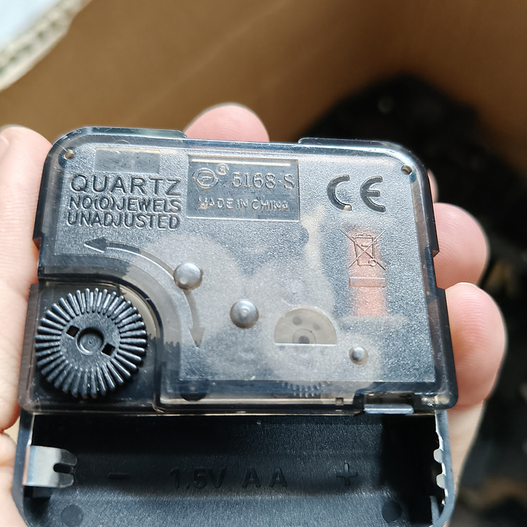 Combo 2 máy đồng hồ kim trôi, cốt 22mm trục 15mm , mới 90%