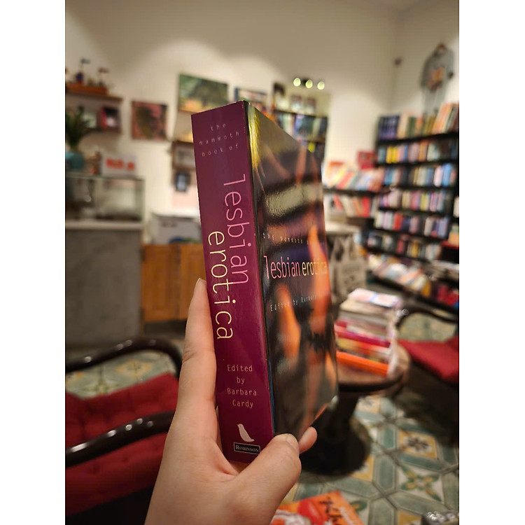 The Mammoth Book of Lesbian Erotica: New Edition - Ảnh 4
