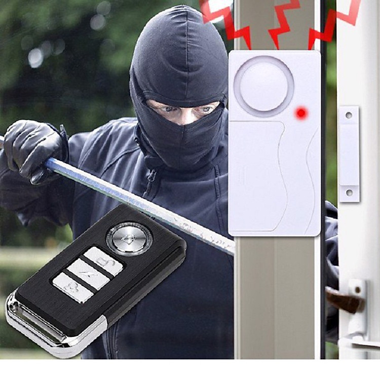 Báo động khi mở cửa điều khiển từ xa