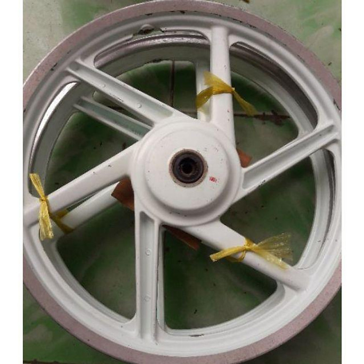 cặp mâm 6 cây đùm. xe.dành cho xe wave và dream.còn nguyên xi.có trầy