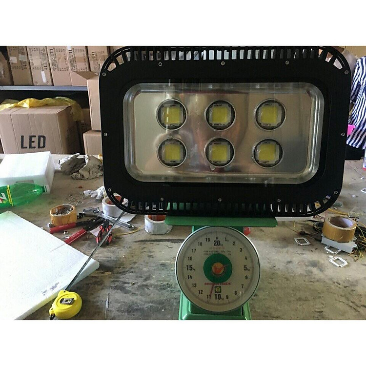 Đèn pha cao áp chống chói 300w cao cấp