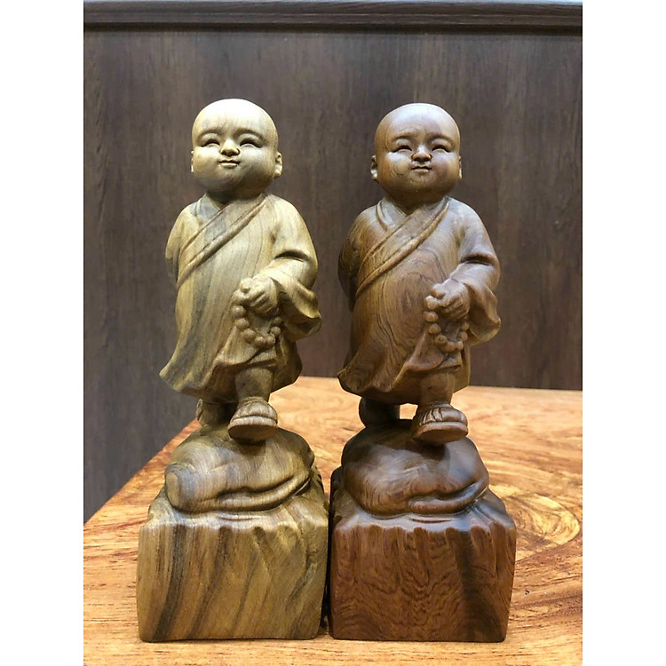 Tượng tiểu đồng thong dong bằng gỗ bách xanh (20cm)