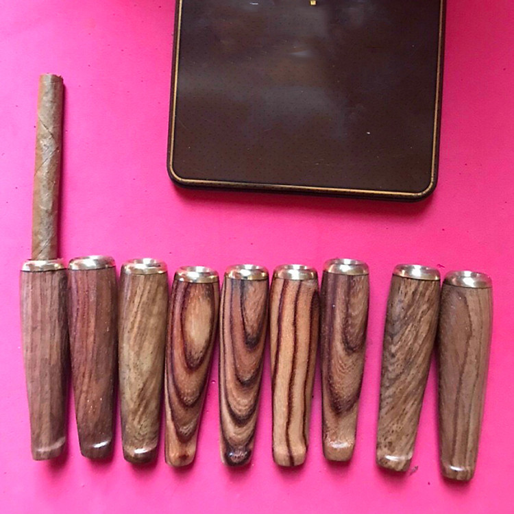 Tẩu Bắt Tóp Xì Gà Mini 04 (giao màu ngẫu nhiên)