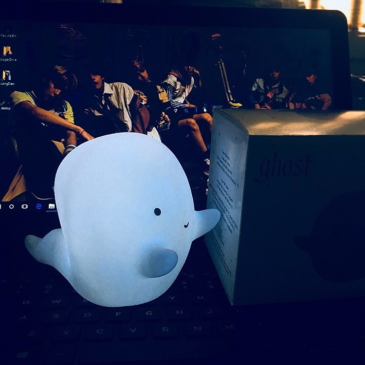 Đèn ngủ đèn trang trí bé ma giống V BTS