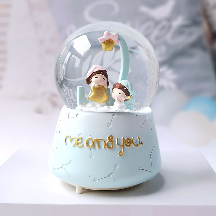 Quả Cầu Tuyết phát Nhạc có Đèn Tình yêu You & Me (10*15cm)