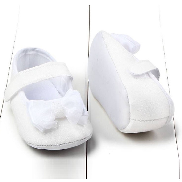 Giày Tập Đi Cho Bé Gái Dễ Thương